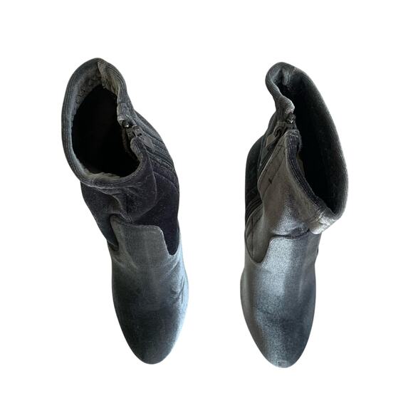Forever Gray Velour Block Heel Almond Shaped Toe Sock Ankle Booties Size 6.5 - Picture 2 of 11